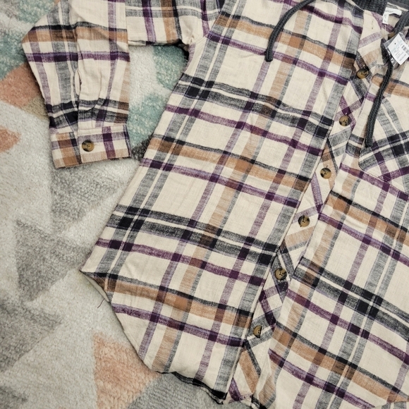 NEW Maurices Cabin Plaid Hooded Boyfriend Shirt Size Medium - Picture 4 of 6